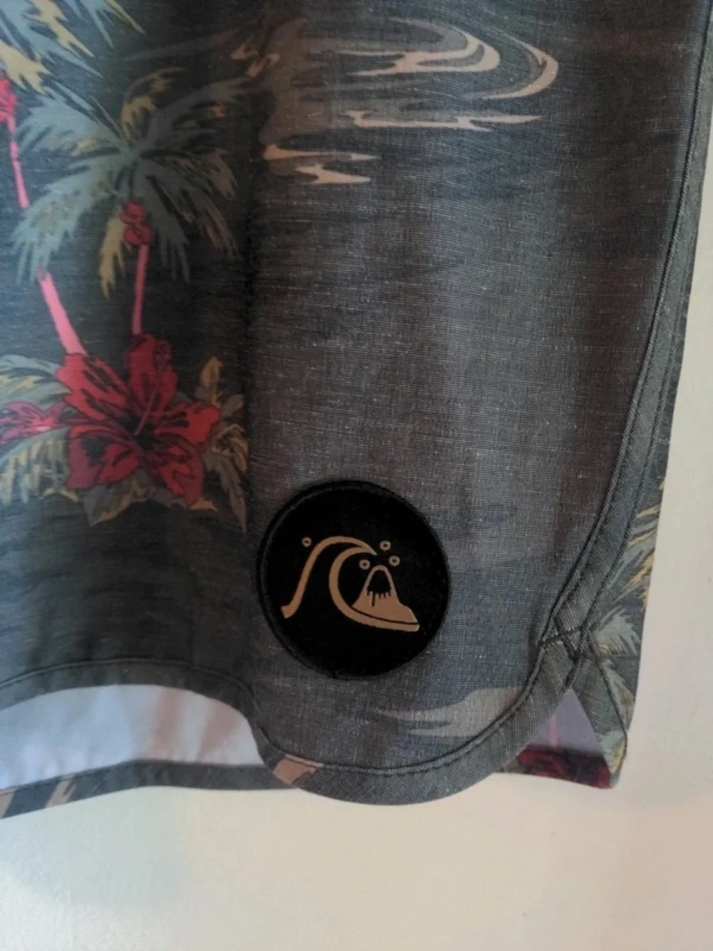 Quiksilver Men's Gray Tropical Board Shorts with Maroon Waistband